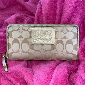 Coach wallet